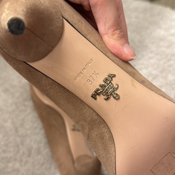 Prada suede scalloped front pumps 37.5 - Picture 6 of 11
